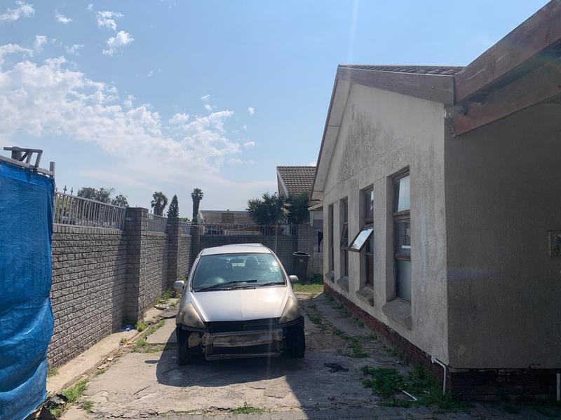 12 Bedroom Property for Sale in Mandalay Western Cape